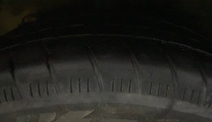 2017 Hyundai Grand i10 SPORTZ U2 1.2 CRDI, Diesel, Manual, 81,465 km, Right Rear Tyre Tread