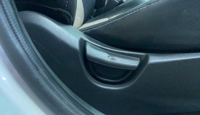 2017 Hyundai Grand i10 SPORTZ U2 1.2 CRDI, Diesel, Manual, 81,465 km, Driver Side Adjustment Panel