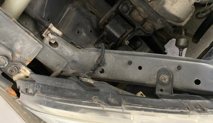 2014 Maruti Wagon R 1.0 VXI, Petrol, Manual, 45,976 km, Right headlight - Clamp has minor damage