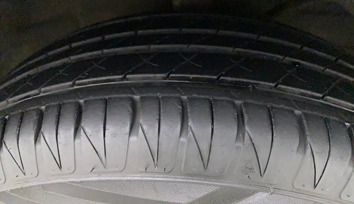 2017 Maruti Baleno DELTA CVT PETROL 1.2, Petrol, Automatic, 73,442 km, Right Front Tyre Tread