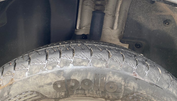 2019 Nissan Kicks XV 1.5, Petrol, Manual, 44,890 km, Left Rear Tyre Tread