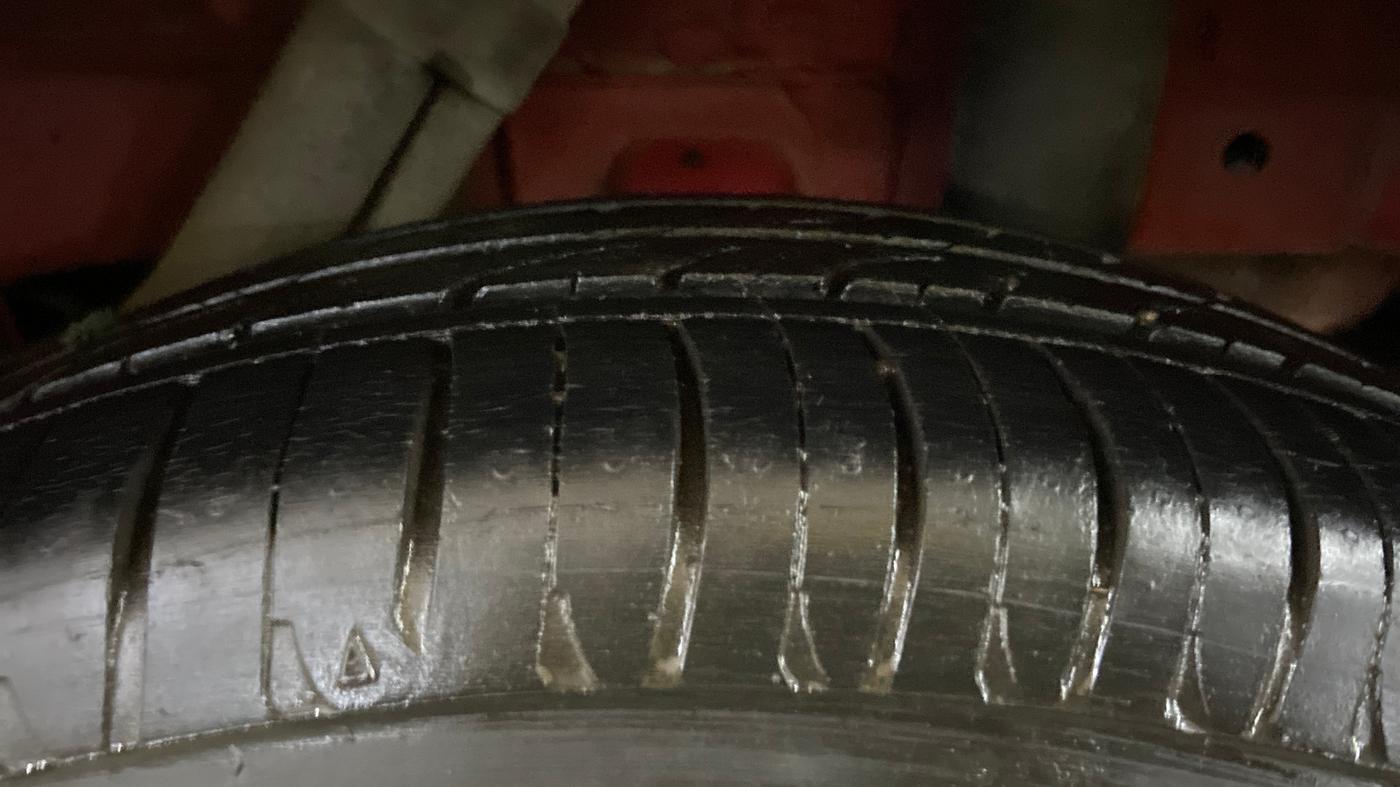 2020 Mahindra KUV 100 NXT K2+ P 6 STR, Petrol, Manual, 22,617 km, Left Rear Tyre Tread