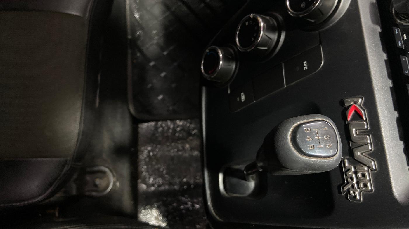 2020 Mahindra KUV 100 NXT K2+ P 6 STR, Petrol, Manual, 22,617 km, Gear Lever