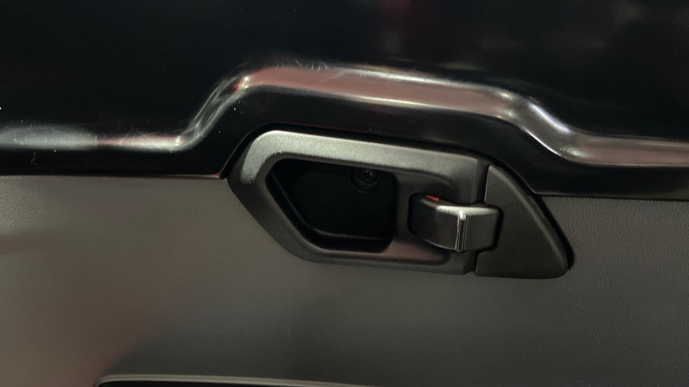 2020 Mahindra KUV 100 NXT K2+ P 6 STR, Petrol, Manual, 22,617 km, Driver Side Door Panels Control