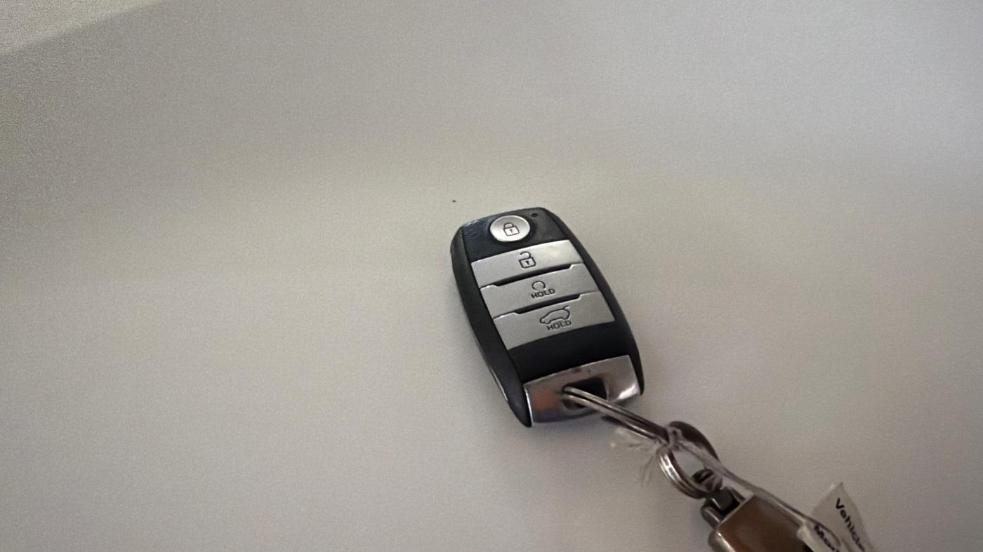 2023 KIA SONET HTK PLUS 1.0 IMT, Petrol, Manual, 64,326 km, Key Close Up