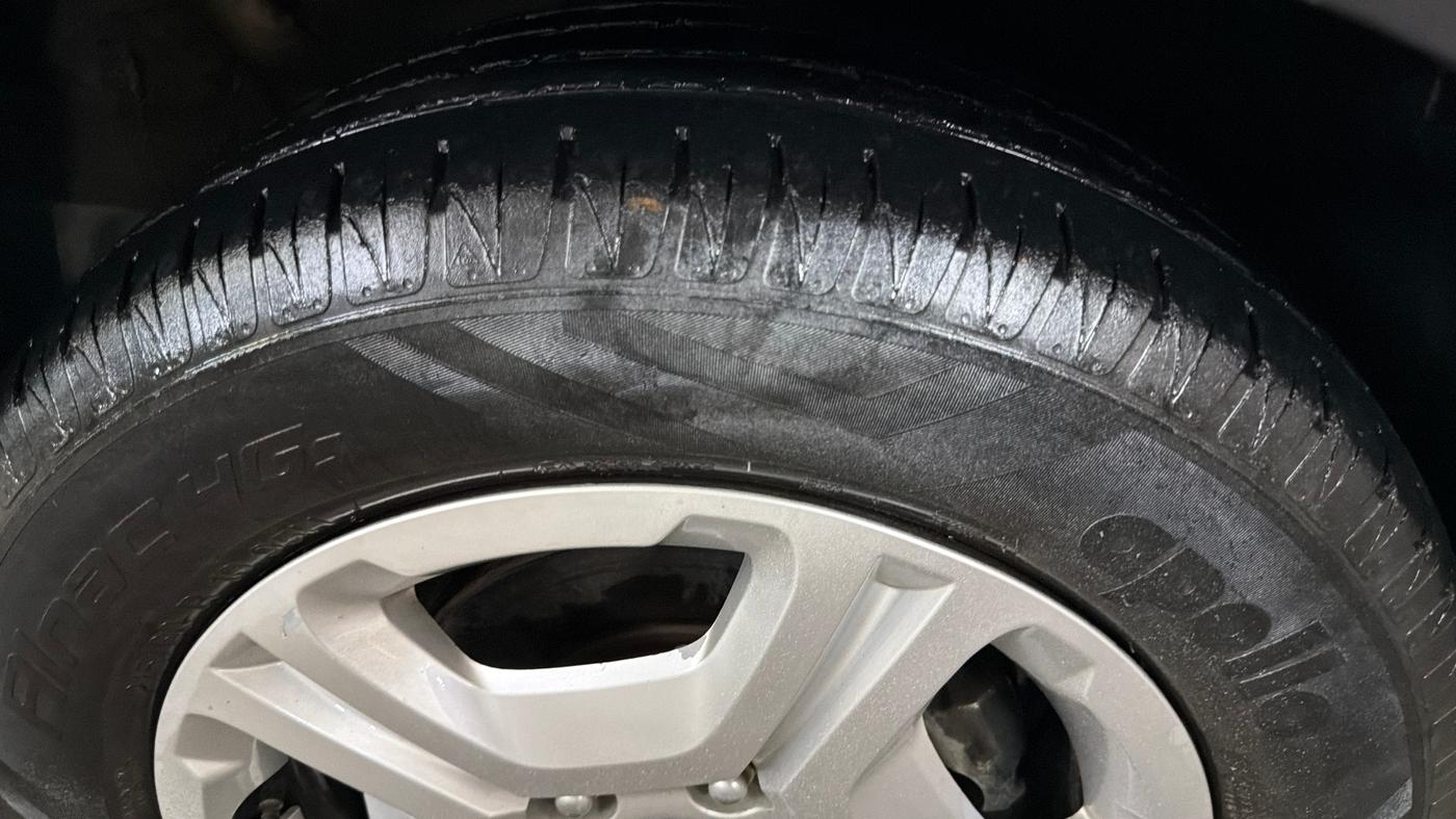 2023 KIA SONET HTK PLUS 1.0 IMT, Petrol, Manual, 64,326 km, Right Front Tyre Tread
