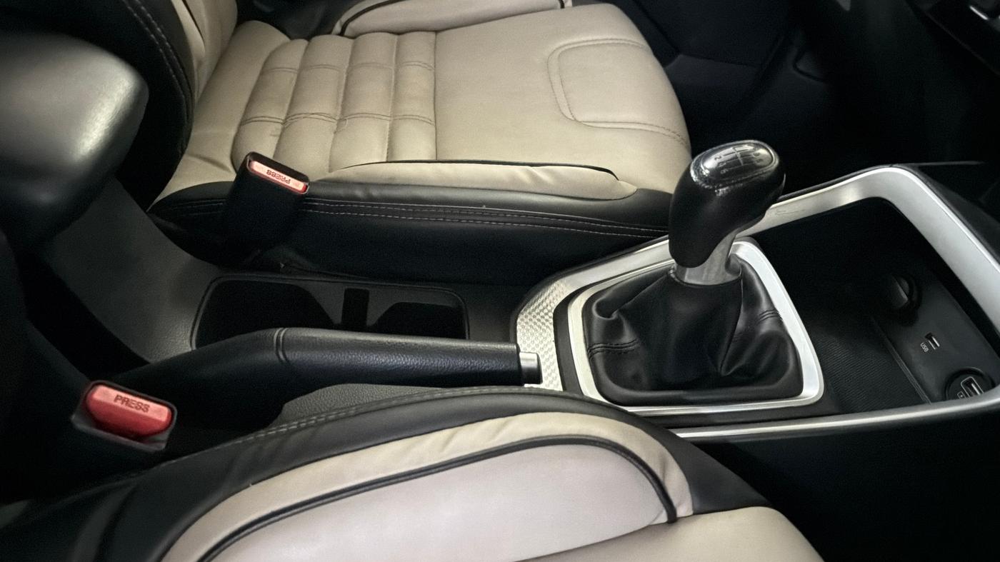 2023 KIA SONET HTK PLUS 1.0 IMT, Petrol, Manual, 64,326 km, Gear Lever