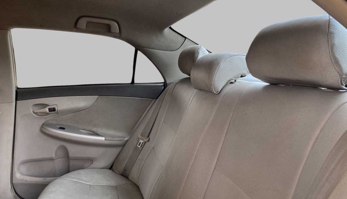 2010 Toyota Corolla Altis J DIESEL, Diesel, Manual, 70,947 km, Right Side Rear Door Cabin