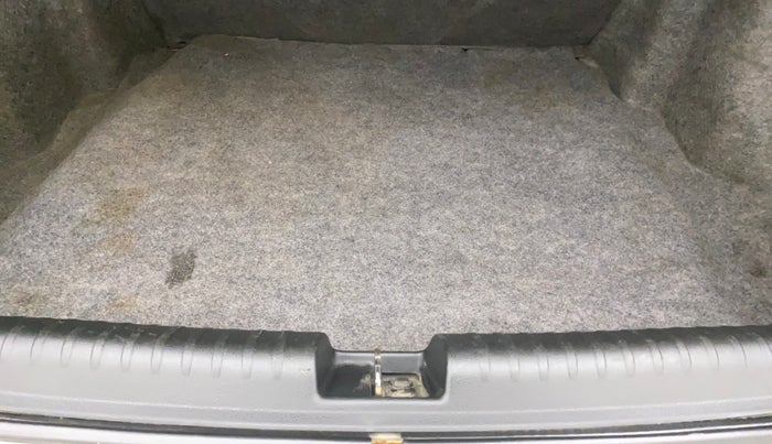 2015 Honda Amaze 1.5L I-DTEC SX, Diesel, Manual, 1,02,109 km, Boot Inside