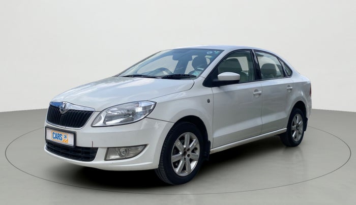2014 Skoda Rapid AMBITION 1.6 MPI MT PLUS, Petrol, Manual, 73,327 km, Left Front Diagonal