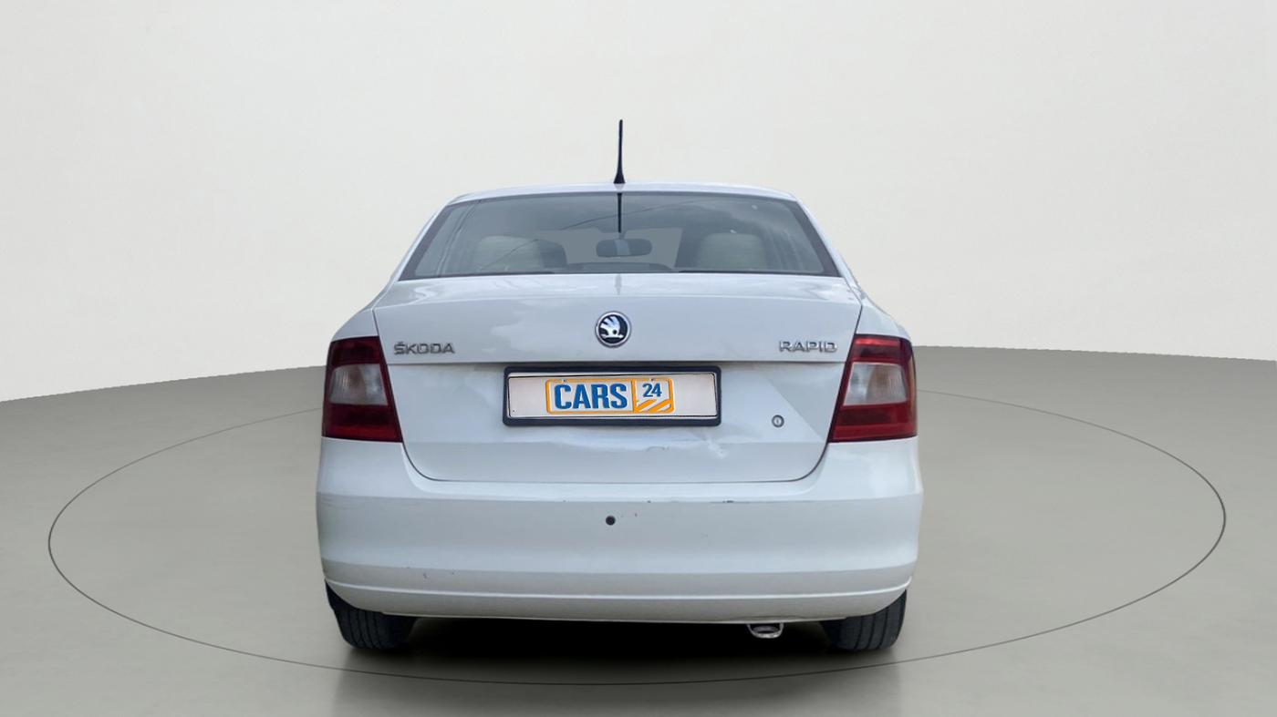 2014 Skoda Rapid AMBITION 1.6 MPI MT PLUS, Petrol, Manual, 73,327 km, Back/Rear