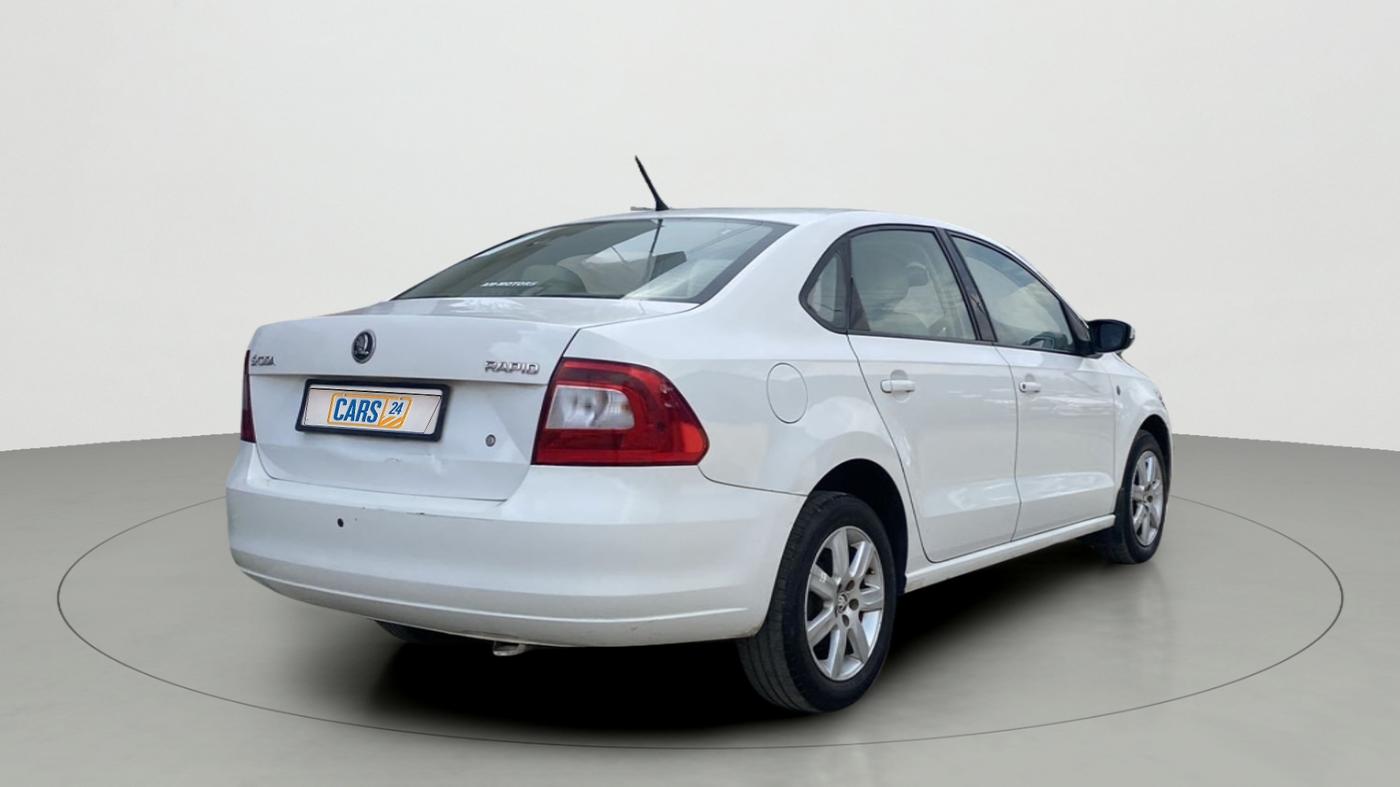 2014 Skoda Rapid AMBITION 1.6 MPI MT PLUS, Petrol, Manual, 73,327 km, Right Back Diagonal