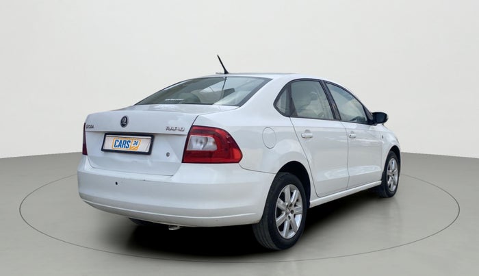 2014 Skoda Rapid AMBITION 1.6 MPI MT PLUS, Petrol, Manual, 73,327 km, Right Back Diagonal