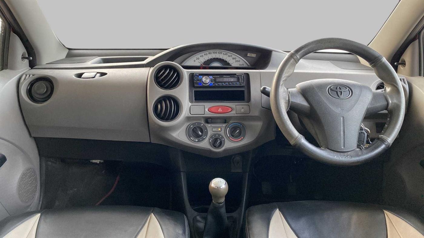 2011 Toyota Etios Liva G, Petrol, Manual, 86,323 km, Dashboard