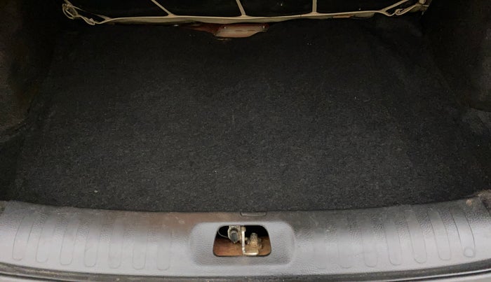 2016 Maruti Swift Dzire VXI, Petrol, Manual, 96,861 km, Boot Inside