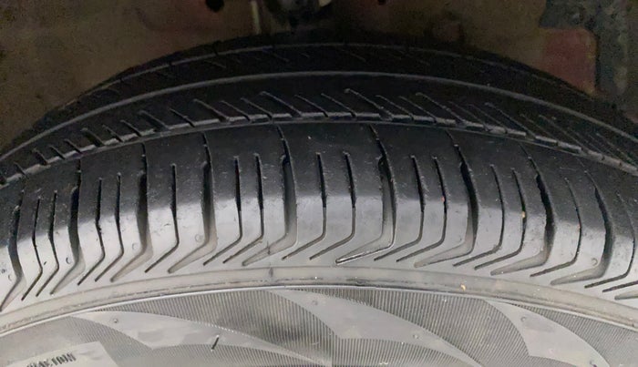 2016 Maruti Swift Dzire VXI, Petrol, Manual, 96,861 km, Right Front Tyre Tread
