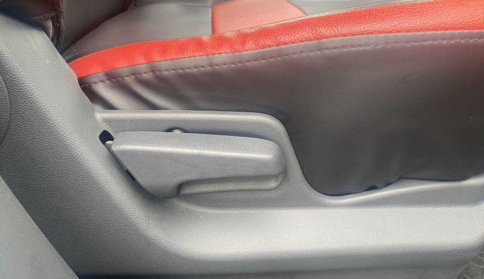 2012 Maruti Ritz LXI, Petrol, Manual, 89,296 km, Driver Side Adjustment Panel