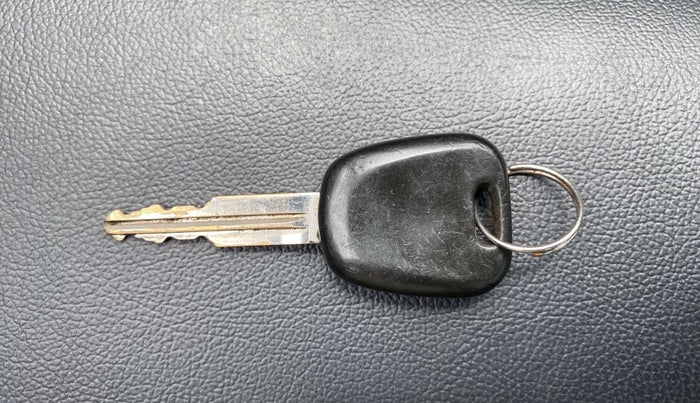 2015 Maruti Alto K10 VXI, Petrol, Manual, 1,04,029 km, Key Close Up