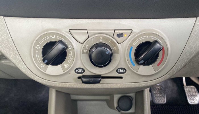 2015 Maruti Alto K10 VXI, Petrol, Manual, 1,04,029 km, AC Unit - Directional switch has minor damage
