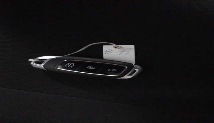 2018 Hyundai Verna 1.6 VTVT SX + AT, Petrol, Automatic, 63,498 km, Key Close Up