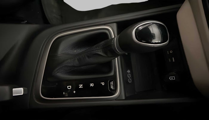 2018 Hyundai Verna 1.6 VTVT SX + AT, Petrol, Automatic, 63,498 km, Gear Lever