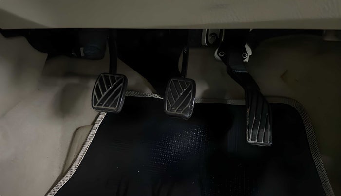 2014 Maruti Swift Dzire VDI, Diesel, Manual, 60,437 km, Pedals