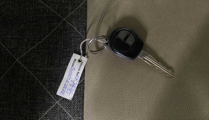 2014 Maruti Swift Dzire VDI, Diesel, Manual, 60,437 km, Key Close Up