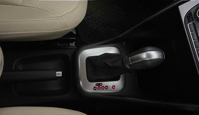 2021 Volkswagen Vento HIGHLINE PLUS AT MATT EDITION, Petrol, Automatic, 21,643 km, Gear Lever