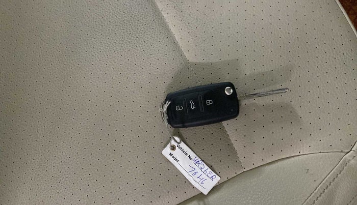 2021 Volkswagen Vento HIGHLINE PLUS AT MATT EDITION, Petrol, Automatic, 21,643 km, Key Close Up