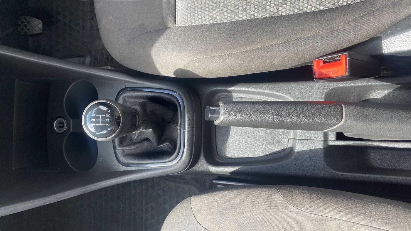 2018 Volkswagen Ameo TRENDLINE 1.0L, Petrol, Manual, 55,580 km, Gear Lever