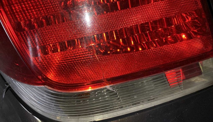 2015 Honda Amaze 1.2L I-VTEC S, Petrol, Manual, 1,05,269 km, Left tail light - Minor damage