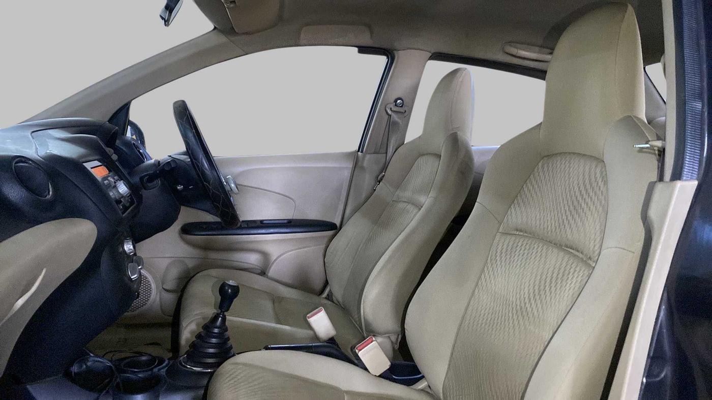 2015 Honda Amaze 1.2L I-VTEC S, Petrol, Manual, 1,05,269 km, Right Side Front Door Cabin