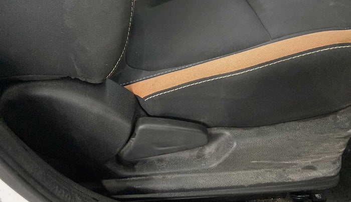 2021 Renault Kwid CLIMBER 1.0 (O), Petrol, Manual, 9,490 km, Driver Side Adjustment Panel