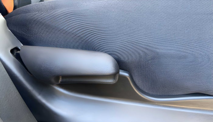 2019 Maruti Celerio X VXI, Petrol, Manual, 1,11,409 km, Driver Side Adjustment Panel