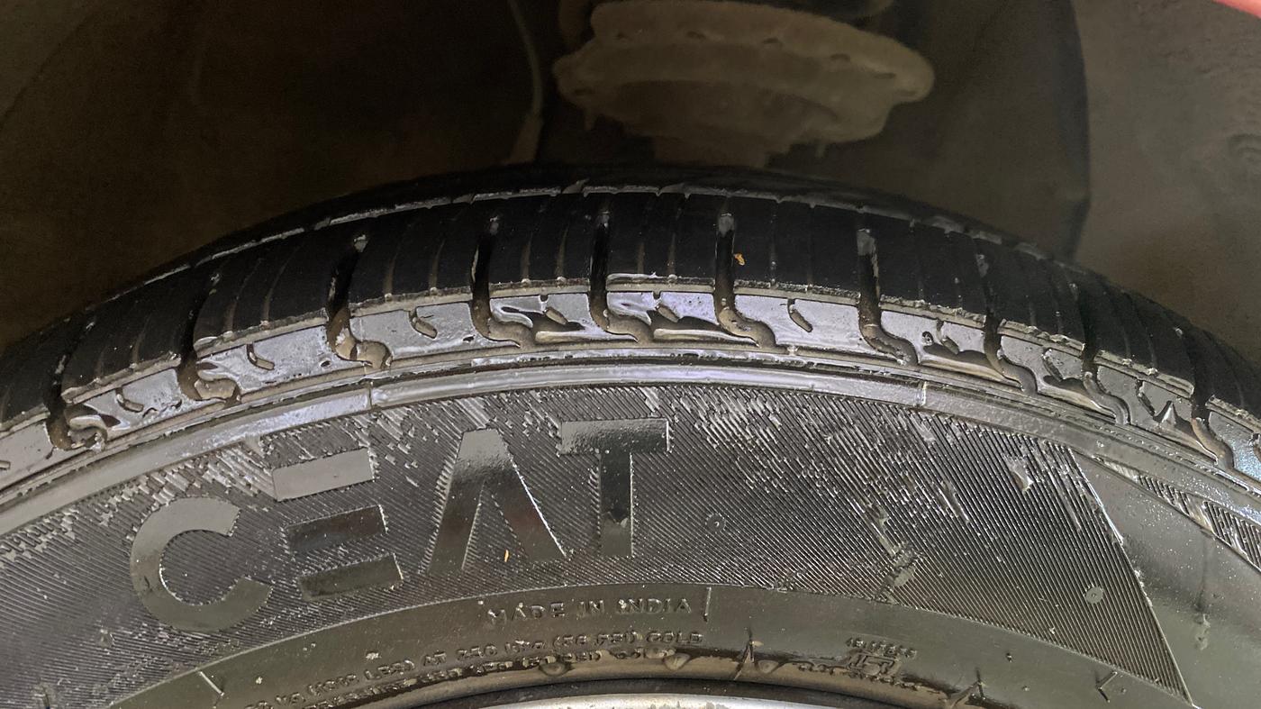 2019 Hyundai Grand i10 MAGNA AT 1.2 KAPPA VTVT, Petrol, Automatic, 36,769 km, Right Front Tyre Tread
