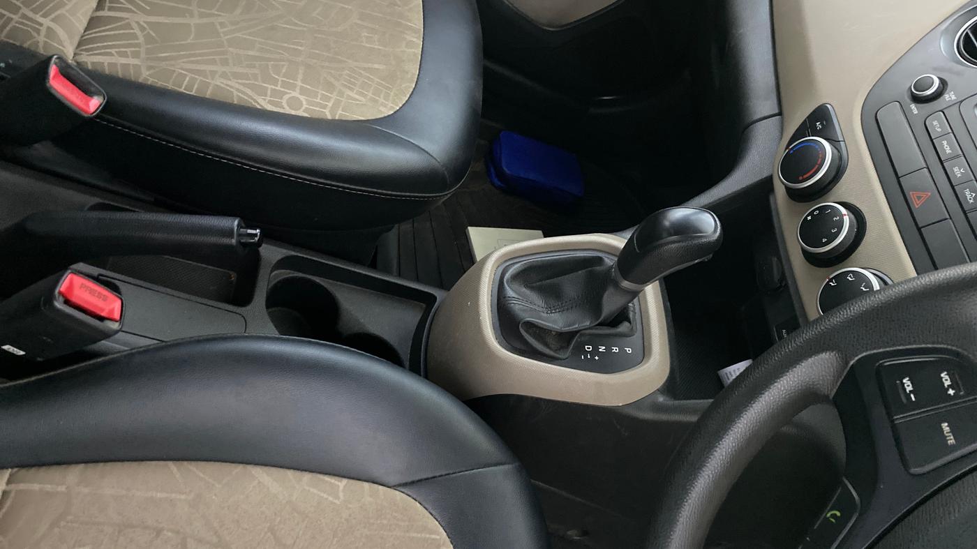 2019 Hyundai Grand i10 MAGNA AT 1.2 KAPPA VTVT, Petrol, Automatic, 36,769 km, Gear Lever