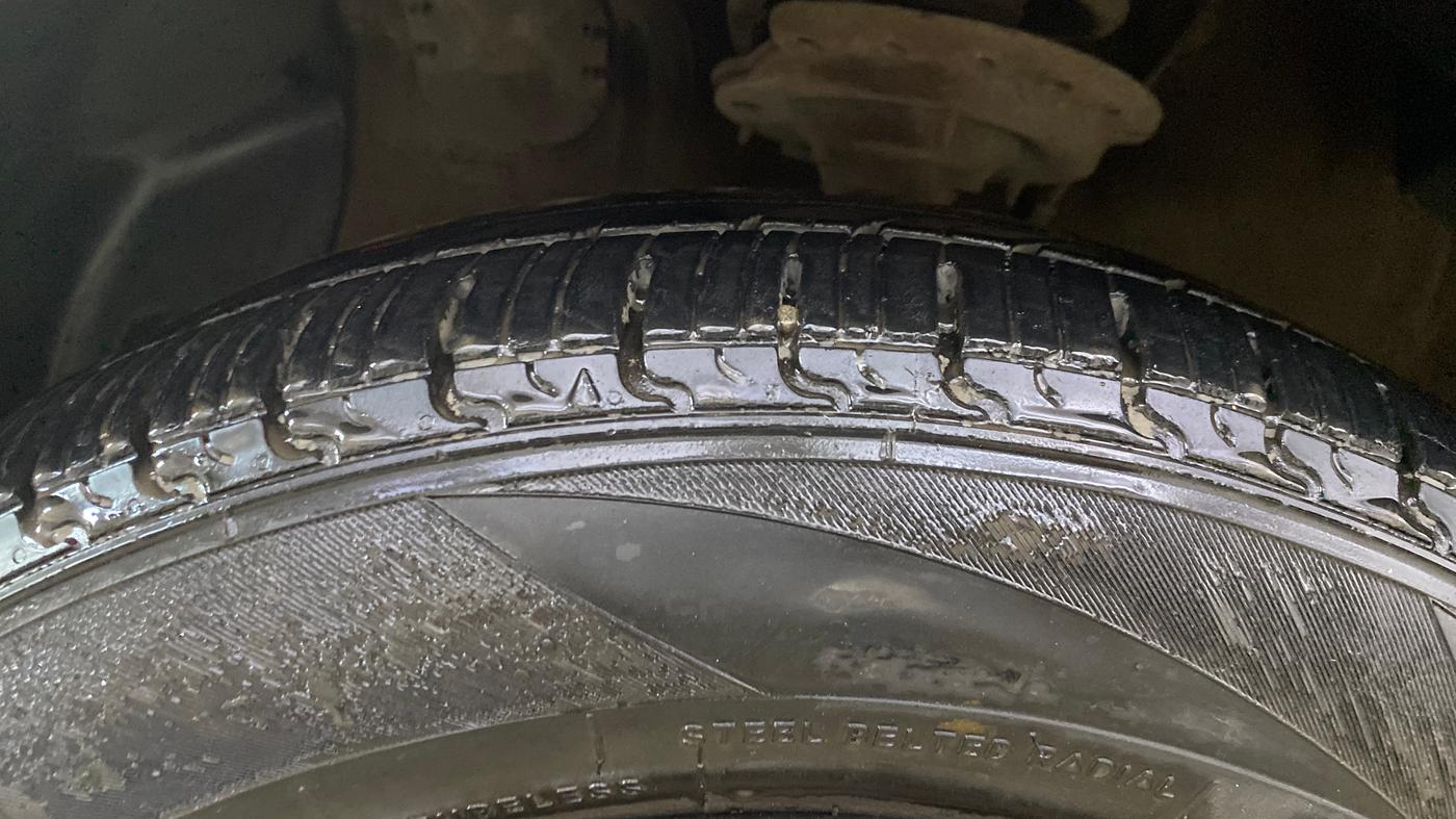 2019 Hyundai Grand i10 MAGNA AT 1.2 KAPPA VTVT, Petrol, Automatic, 36,769 km, Left Front Tyre Tread