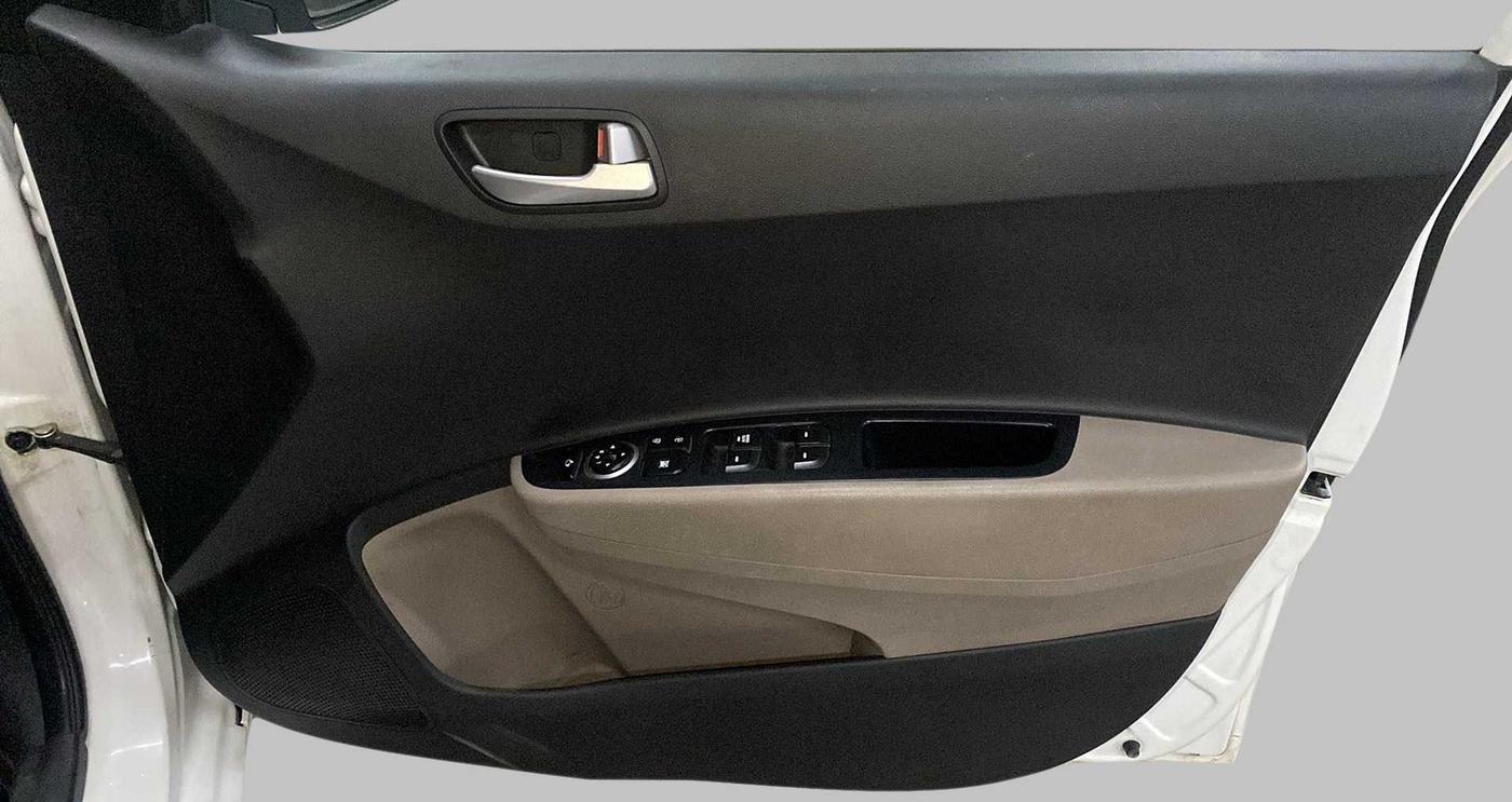 2019 Hyundai Grand i10 SPORTZ 1.2 KAPPA VTVT, Petrol, Manual, 68,298 km, Driver Side Door Panels Control
