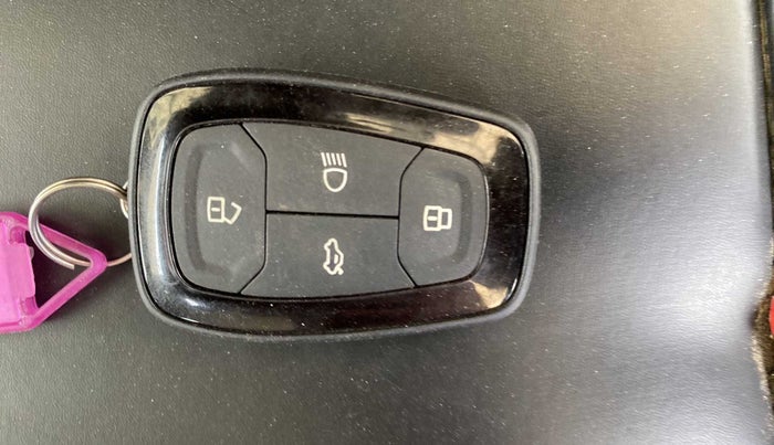 2022 Tata TIGOR XZ CNG, CNG, Manual, 44,321 km, Key Close Up