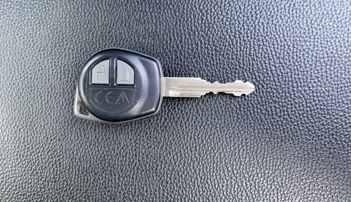 2019 Maruti Swift VXI, Petrol, Manual, 18,670 km, Key Close Up