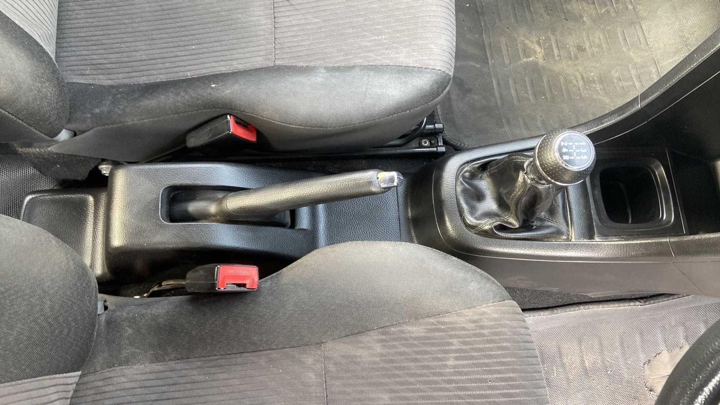 2015 Maruti Swift VXI, Petrol, Manual, 78,124 km, Gear Lever