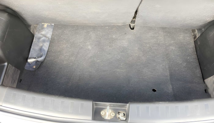 2015 Maruti Swift VXI, Petrol, Manual, 78,124 km, Boot Inside