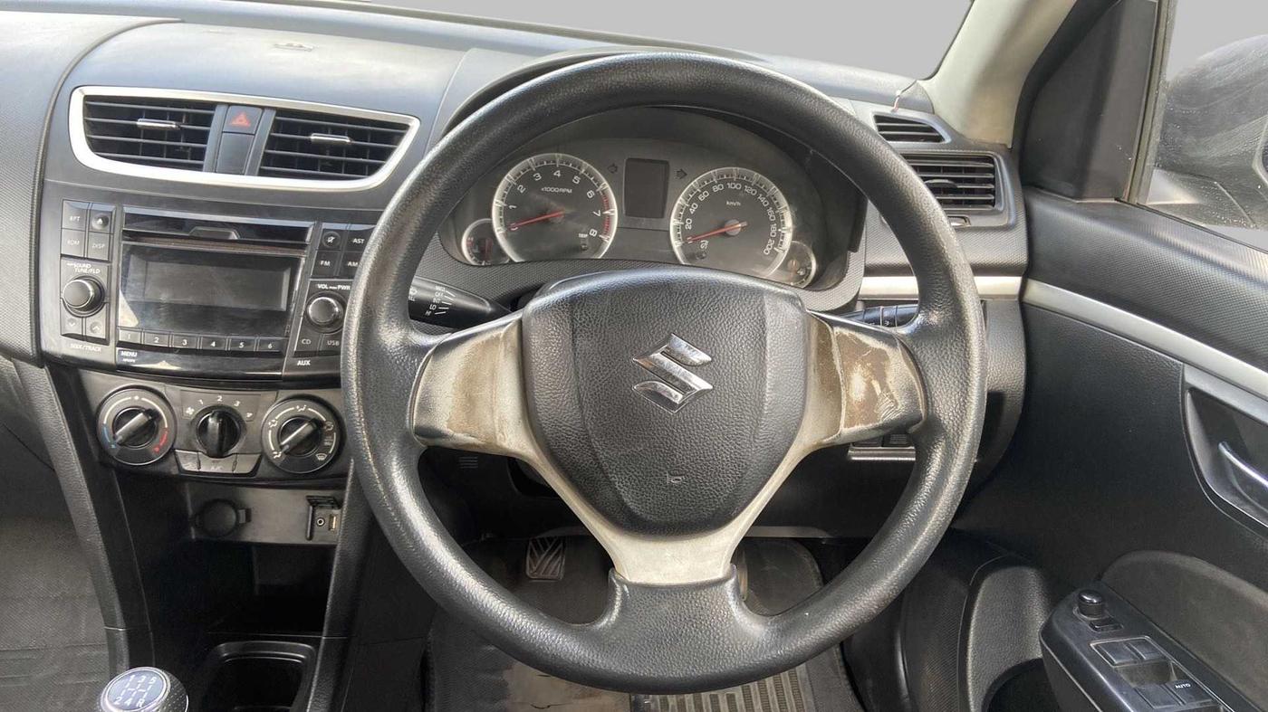 2015 Maruti Swift VXI, Petrol, Manual, 78,124 km, Steering Wheel Close Up