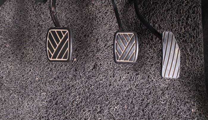 2017 Maruti Wagon R 1.0 VXI, Petrol, Manual, 30,063 km, Pedals