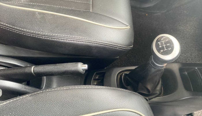2017 Maruti Wagon R 1.0 VXI, Petrol, Manual, 30,063 km, Gear Lever
