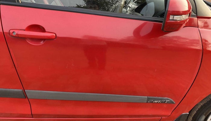 2014 Maruti Swift VXI, Petrol, Manual, 59,786 km, Driver-side door - Slightly rusted