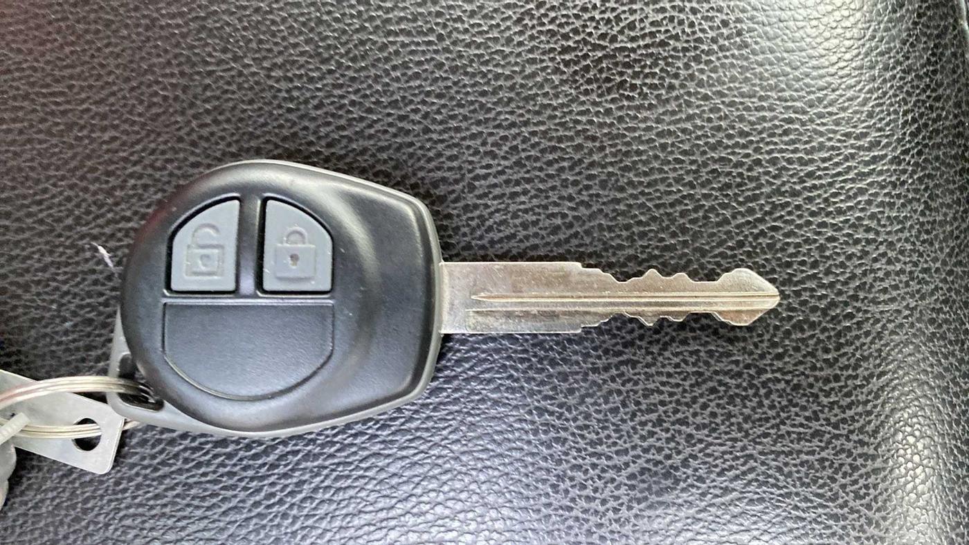 2014 Maruti Swift VXI, Petrol, Manual, 59,786 km, Key Close Up