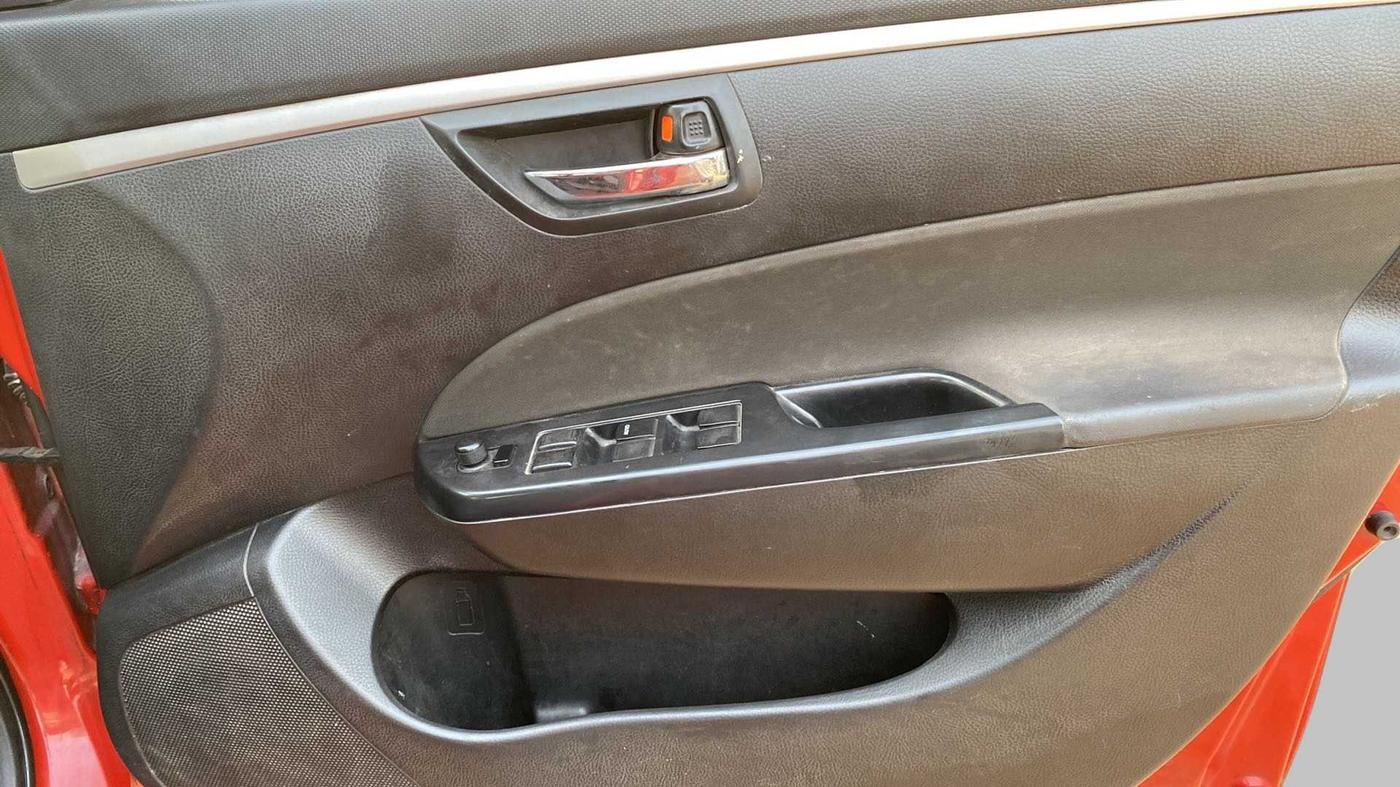 2014 Maruti Swift VXI, Petrol, Manual, 59,786 km, Driver Side Door Panels Control
