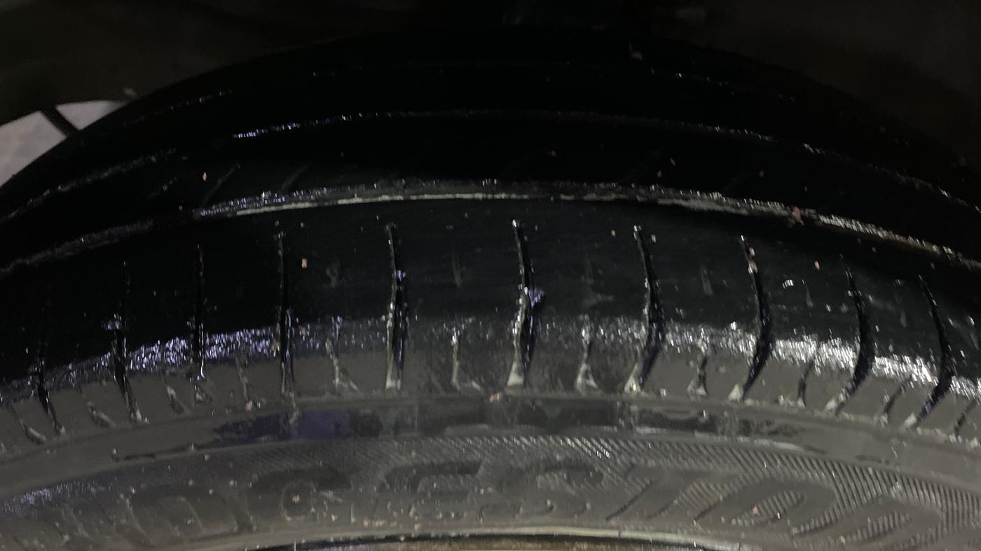 2014 Maruti Wagon R 1.0 LXI, Petrol, Manual, 89,754 km, Left Front Tyre Tread