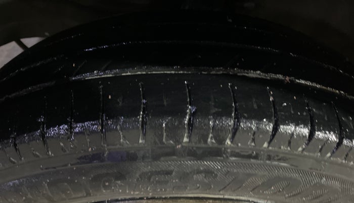 2014 Maruti Wagon R 1.0 LXI, Petrol, Manual, 89,754 km, Left Front Tyre Tread